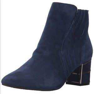 STEVE MADDEN SUEDE BLUE ANKLE BOOTIE NWT SZ. 7 1/2